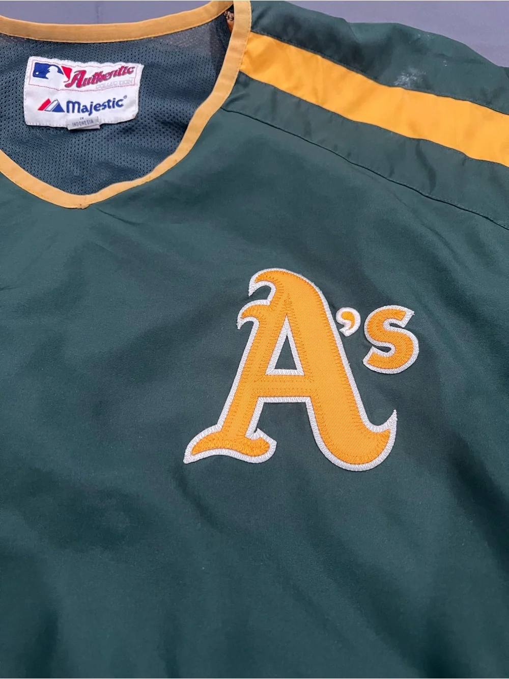 Majestic Oakland A's Green & Yellow mens windbreaker